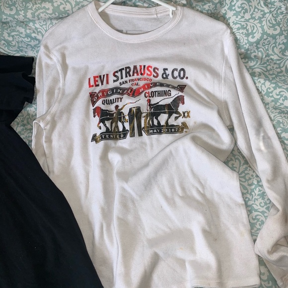 Levi’s t shirts - Picture 3 of 3